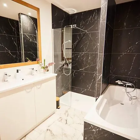 בקתה La Forgerie Piscine Jacuzzi Cinema